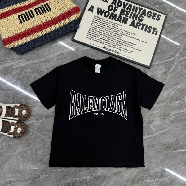 Balenciaga バレンシアガハイブランド親子tシャツ偽物レディースメンズ 半袖Ｔシャツブランド子供服 コピー 90¬160cm S¬3XL 激安屋20代 30代40代tシャツ 激安パロディtシャツ ユニセック ブランド