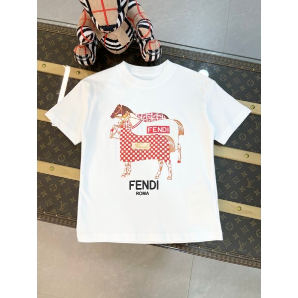 Fendi フェンディブランド子供tシャツ 上着 カジュアル 90¬160cm ハイブランドメンズ 半袖tシャツ 男女兼用 20代 30代40代 レディースtシャツ S¬3XL  激安 パロディ 親子服tシャツ 激安 ユニセック ブランド