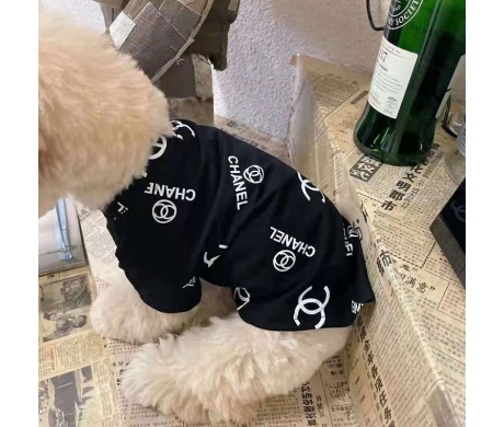 シャネル ブランド ボーイ ペット服 と Chanel 犬用バンダナ