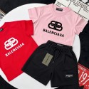 ブランドバレンシアガ子供服 男の子 半袖 Tシャツ ハーフパンツ Balenciaga子供上下セット 夏服 セットアップ 子供 夏 ジャージ 上下 セット 男の子 カジュアル 韓国 お洒落 男の子 半袖 スウェット セットアップ  90-160cm 