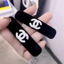 Chanel シャネルハイブランドベロアカチューシャ ベロア素材 カチューシャ レディース 幅広 ベロア ヘアアクセサリー 韓国ファッション シンプル 前髪グリップ おしゃれ レトロ 秋 冬 くすみカラー ヘアバンド 黒 ブラック