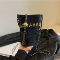 ブランドシャネルミニバッグ鞄レディースメンズバッグブランドカジュアル 年齢やスタイルを問わずご愛用いただけるChanel 斜め掛けカバンハイブランドブランドショルダーカバン大容量