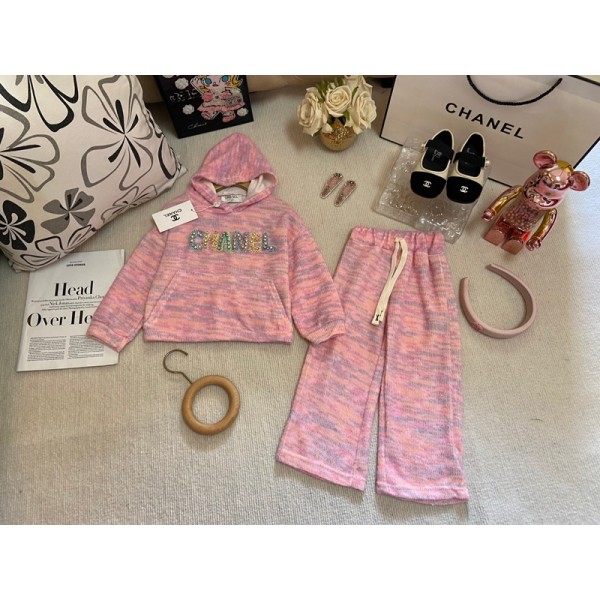 ブランドシャネルキッズパーカー ジャージ ガールズ Chanel子供セットアップ キッズ 長袖トップス 子供服 トップス スウェット ロングパンツ カジュアルパンツ 上下セット 2点セット 通学 通園 入学式 卒業式 学院風 洋服 ジュニア服100¬150cm