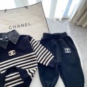 ブランドシャネル女の子 子供服 セットアップ Chanel キッズ服 スウェット 2点 上下セット 長袖ニットパーカー セーター上着 ポロパーカー ロングストレートパンツ 春 秋 小学生 中学生 スポーツ 運動会 無地 黒色 100-150cm