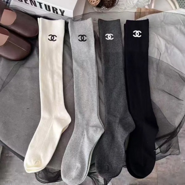 シャネルハイソックス 靴下 レディース 女の子 ブランドChanel 綿 ロングソックス クルーソックス コットン 美脚 着圧 無地 保温 防寒 伸縮性 通気性 抗菌防臭 柔らか 可愛い 春 秋 冬 女性用 滑り止め 耐久性