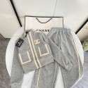 ブランドシャネル子供服 ジャージ キッズ 女の子 セットアップ Chanel キッズ秋冬服 長袖 トレーナー 120cm~170cm 裏起毛スポーツパンツ 子供 上下セット ジャージ 女の子 スウェット スウェットパンツ セットアップ キッズ カジュアル 韓国 お洒落 小学生 女の子服 出産祝い