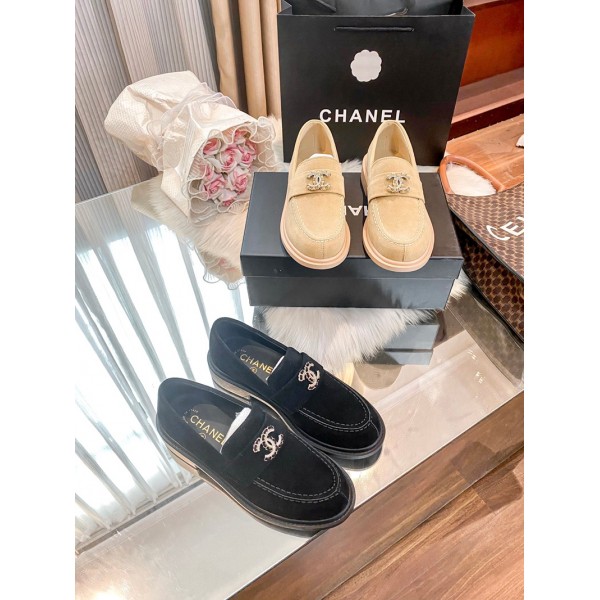 ハイブランドシャネルローファー シューズ レディース Chanel 厚底ミュール ボリュームソール ローヒール 流行り 225¬250cm ベロア クッション トレンド ガーリー フェミニン スクエアトゥ
