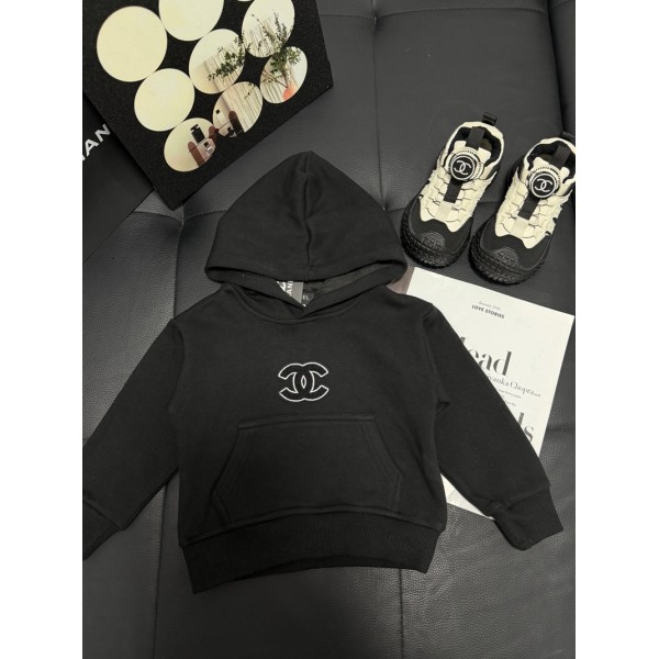ハイブランド シャネル子供服 パーカー Chanel キッズ 男の子 女の子 秋 春 スウェット フード付き ブラック 90-170cm 無地 シンプル プルオーバー ボーイズ 柔らかい 快適 フーディー ガールズ ゆったり カジュアル トップス 韓国 お洒落 大きいサイズ 通学 通園 スポーツ