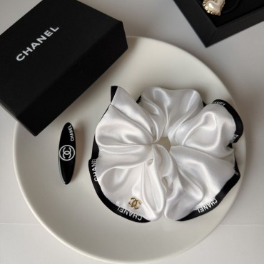 Chanel シュシュ 大きめ シャネル...