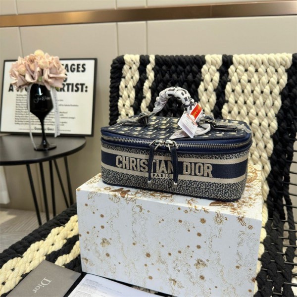 ハイブランド Dior 化粧ポーチ 大容量 ディオール メイクポーチ 化粧品バッグ 広口 収納バッグ 収納ポーチ メイクバッグ 人気 多機能 手提げ メイクアップポーチ おしゃれ 旅行用 コスメ収納 携帯に便利