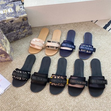 Dior ディオール女性向けビーサン ミ...