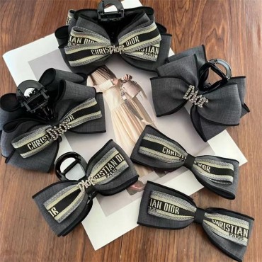 ディオールバンスクリップ リボン 蝶結び...