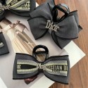 ディオールバンスクリップ リボン 蝶結び 大きめ 毛量多い Dior ヘアクリップ 大人 レディース ヘアクロー フランスクリップ しっかり 髪留め シンプル オフィス 強力 大 ヘア クリップ 髪飾り
