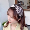 Fendi フェンディブランドヘアバンドレディースブランド可愛い蝶結びヘアバンドブランドヘアカチューシャ髪アレンジかわいいヘアピンハイブランド