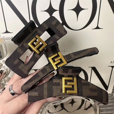 Fendi フェンディブランドヘアクリッ...