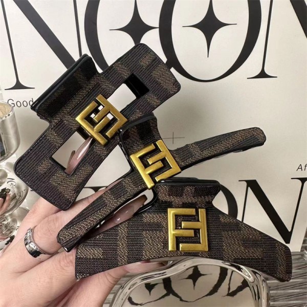 Fendi フェンディブランドヘアクリップ 大きめ しっかりとまる 髪留め クリップ しっかり バンスクリップ ヘアくりっぷ ヘアアクセサリー 大人 韓国 可愛い おしゃれ かみどめ クリップ 髪とめクリップ