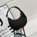 フェンディ ホーボーバッグ ハーフムーンバッグ Fendi ショルダーバッグ ハンドバッグ レディース ラウンドバッグ 三日月バッグ 肩掛けバッグ ショルダー 小さめ おしゃれ かわいい