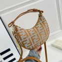 フェンディ ホーボーバッグ ハーフムーンバッグ Fendi ショルダーバッグ ハンドバッグ レディース ラウンドバッグ 三日月バッグ 肩掛けバッグ ショルダー 小さめ おしゃれ かわいい