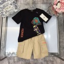 Fendi フェンディブランドフェンディ子供服 女の子 セットアップ 夏 fendi 半袖 ガールズ Tシャツ  90-160cm ショートパンツ 上下セット キッズ 夏服 子供 ジャージ 上下セット 女の子 普段着 カジュアル 韓国 お洒落 女の子 半袖スウェット セットアップ 通園 通学
