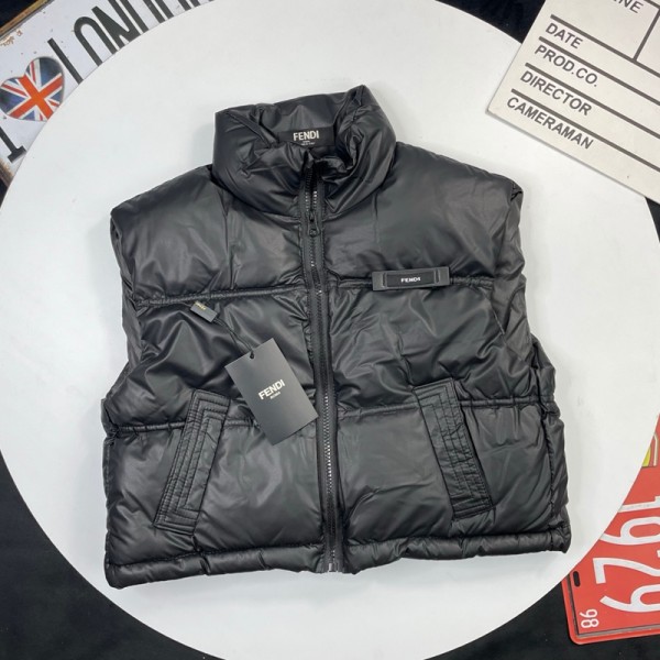 ブランドフェンディ中綿ベスト 子供 ダウンコットン 綿服 男の子 女の子 Fendi キッズ 中綿ジャケット 秋冬 子供服 100-160cm 男女兼用 アウター 無地 中綿コート 暖かい 保温 防風 通園通学 