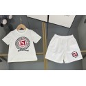 ハイブランド フェンディ子供服 男の子 セットアップ 夏服 Fendi キッズ半袖Tシャツ ハーフパンツ 上下セット 子供 ジャージ 上下セット 男の子 カジュアル 韓国 お洒落 男の子 半袖スウェット セットアップ 90-160cm