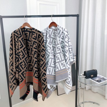 Fendi フェンディハイブランドマフラ...