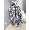 ハイブランドフェンディ着る毛布 マフラーレディース セーターショールラップ Fendi ポンチョ 防寒ケープ 吸湿発熱 顔まですっぽり設計 前開きゆったり 家事 育児 テレワーク便利 オフィス