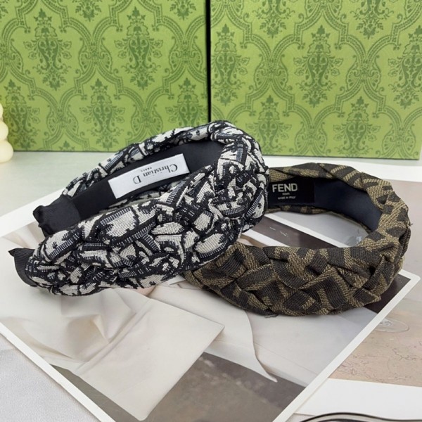 ブランド ディオール カチューシャ レディース 痛くない Dior ヘアバンド オシャレ シンプル 幅広 カワイイ ヘアアレンジ ツイスト 編み込み風 ヘッドバンド くし付き 韓国 