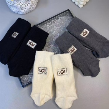 アグ UGG レディース向け 靴下 かわ...