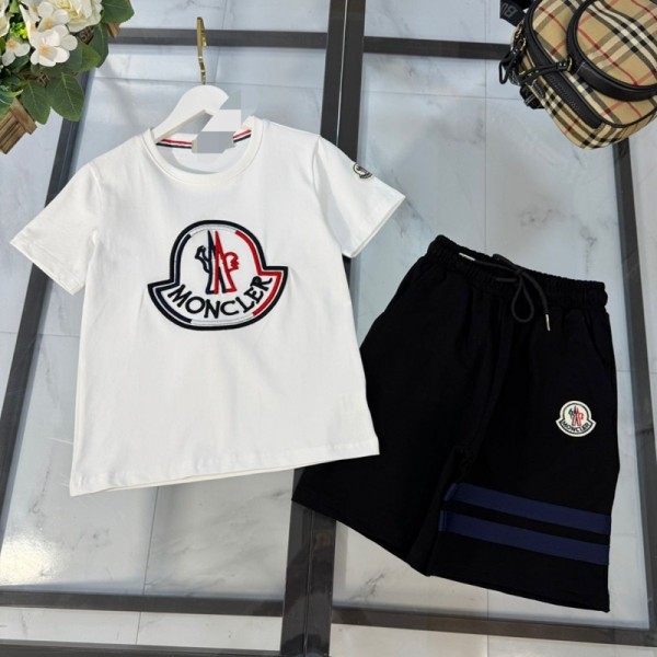 ブランドモンクレール子供服 男の子 セットアップ 夏服 Monclerキッズ半袖 Tシャツ ハーフパンツ 半ズボン 上下セット 110-160cm 子供 ジャージ 上下セット 男の子 刺繍 カジュアル 韓国 お洒落 男の子 半袖スウェット セットアップ キッズ 出産祝い