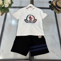 ブランドモンクレール子供服 男の子 セットアップ 夏服 Monclerキッズ半袖 Tシャツ ハーフパンツ 半ズボン 上下セット 110-160cm 子供 ジャージ 上下セット 男の子 刺繍 カジュアル 韓国 お洒落 男の子 半袖スウェット セットアップ キッズ 出産祝い