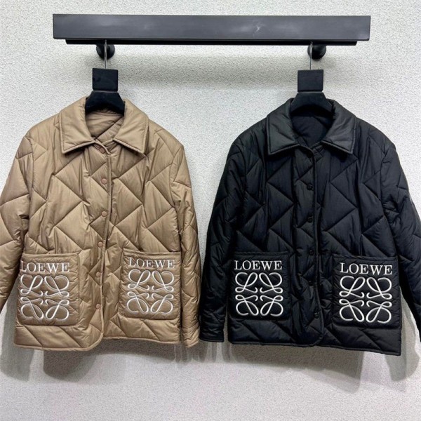 LOEWE ロエベ ブランド中綿コート レディース 冬 キルティングコート 軽量 きれいめ 中綿ジャケット 保温 無地 ショート丈 ノーカラー 春秋 暖かい ポケット付き 着痩せ かわいい 日常