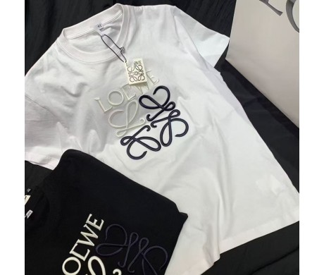 シャネル犬服 ルイヴィトンペット寝床 ロエベ半袖ｔシャツペアルック