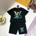 ブランド LV 子供服 男の子 セットアップ ルイヴィトンキッズ服  夏服 半袖 Tシャツ ハーフパンツ 半ズボン 上下セット 子供 ジャージ 上下セット 男の子 カジュアル 韓国 お洒落 男の子 半袖スウェット セットアップ キッズ 出産祝い 90-160