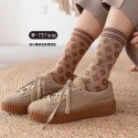 Lv ルイヴィトンレディース向け 靴下 かわいいブランド ストッキング 大人気ブランドミドルソックス 高品質浅口ソックス 女の子好き 韓国