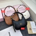 ブランドミュウミュウ三日月型 肩掛けバッグ  MiuMiuハーフムーンバッグ ショルダーバッグ 三日月型 小さめ PUレザー レディース