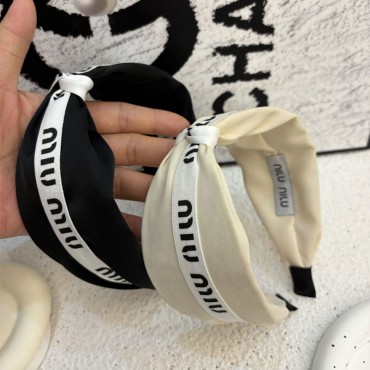 ミュウミュウ MiuMiuハイブランドヘ...