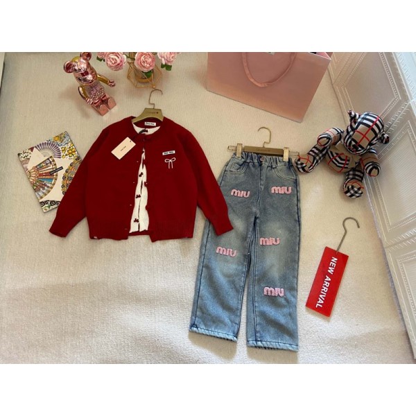 ハイブランドMiuMiu子供服 女の子 セットアップ 秋冬 ミュウミュウニット 上下セット カーディガン+ズボン おしゃれ 2点セット セーター 誕生日 ニットコート かわいい 気質 110~170cm 