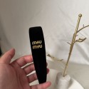 ハイブランドMiuMiuカチューシャ レディース ミュウミュウベルベットカチューシャ 幅広 太め 痛くない カチューシャ 髪飾り ヘアアクセサリー 髪留め 滑り止め 可愛い レディース ヘアバンド 韓国風 無地 ギフト プレゼント