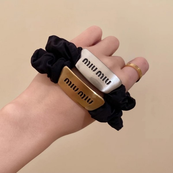 ミュウミュウ MiuMiuハイブランドヘアゴム シュシュ 韓国アクセサリー 髪アレンジ 金具 静電気防止 髪に優しい 髪ゴム 大人 女性 黒 おしゃれ ヘアアクセサリー 誕生日