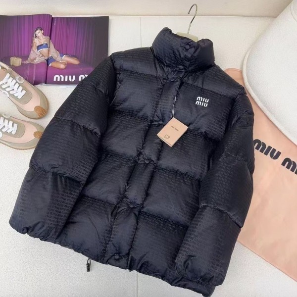 ブランドMIUMIU ミュウミュウ ダウンジャケット メンズ コート 冬服 中綿ジャケット 無地 厚手 防寒 防風 暖か メンズ 大きいサイズ ダウンコート 通勤 通学 登山 アウトドア 男女兼用 アウターS¬XL