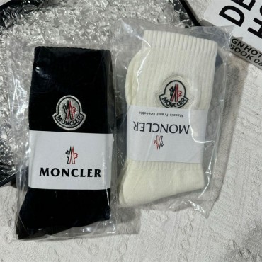 Moncler モンクレールハイブランド...
