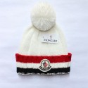 ハイブランドMoncler モンクレールハイブランドレディース 冬用ポンポンビーニー帽 暖かいフリース裏地付き 厚手 スラウチスノーニット スカルスキーキャップ