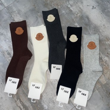 Moncler モンクレールレディース向...