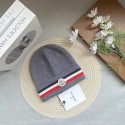 モンクレールニット帽 レディース 防寒 可愛く盛れ ブランド Moncler ニット帽子 帽子 厚手 ふわふわ 伸縮性 暖かい 柔らかい 肌に優しい 小顔見え 通気 シンプル 通勤・通学 運動会 自転車 ユニセックス
