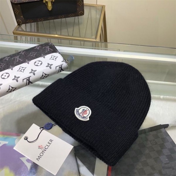 ブランド モンクレールニット帽 レディース 冬 軽量 柔らか 厚手 Moncler ビーニー帽子 暖かい 防寒 防風 保温 あったかい 厚手 耐久性 柔らかい ふわふわ 締め付け感ゼロ ストレッチ性 無地 オシャレ シンプル ニットキャップ 防寒着 ニット帽子 ランニング