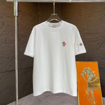 Moncler モンクレールハイブランド...