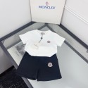 ブランドモンクレール子供服 男の子 Moncler キッズセットアップ 夏服 半袖 Tシャツ ハーフパンツ 上下セット 子供 ジャージ 上下セット 男の子 カジュアル 韓国 お洒落 ストライプ 男の子 半袖スウェット セットアップ90-170cm 