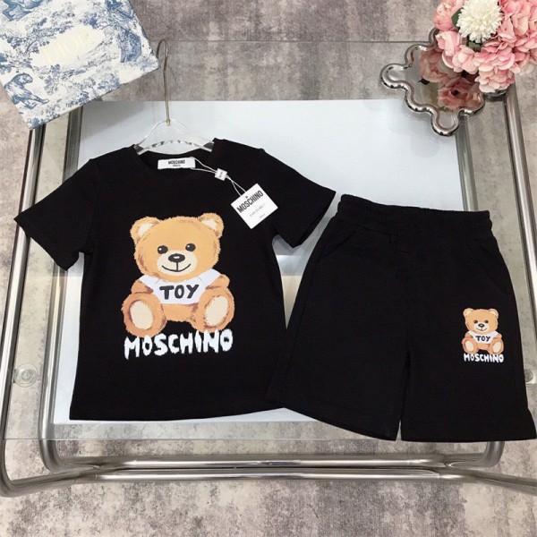 Moschino モスキーノ 子供服 ２点セット tシャツ 上下セット キッズ Tシャツ ショーツ 春夏 ブランド セットアップ 子供の服 かわいい トップス ハーフパンツ ゆったり スポーツウェア おしゃれ 人気 メンズ レディーズ 60 - 160cm