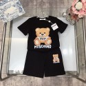 Moschino モスキーノ 子供服 ２点セット tシャツ 上下セット キッズ Tシャツ ショーツ 春夏 ブランド セットアップ 子供の服 かわいい トップス ハーフパンツ ゆったり スポーツウェア おしゃれ 人気 メンズ レディーズ 60 - 160cm
